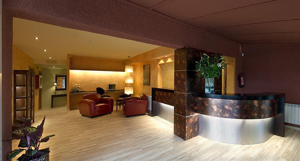 Hotel H Con Encanto Binefar Exterior photo